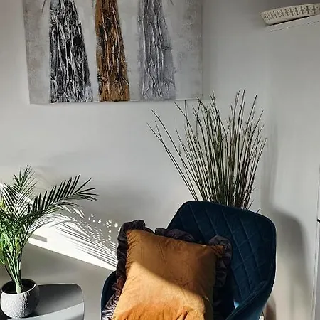 Seaview Apartment *
